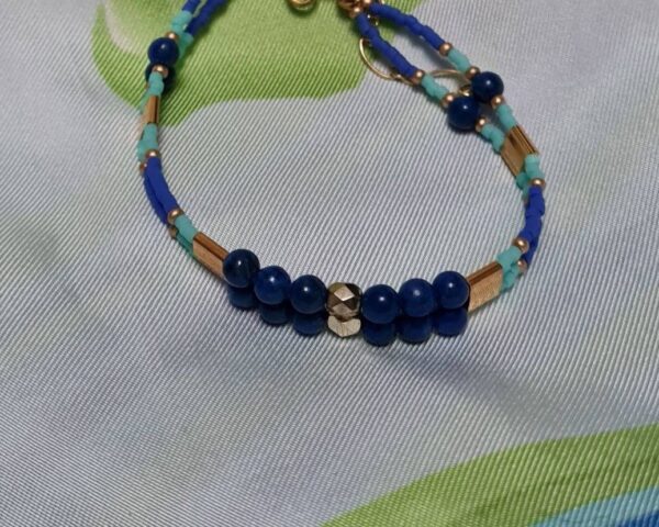 Bracelet multirangs en lapis lazuli